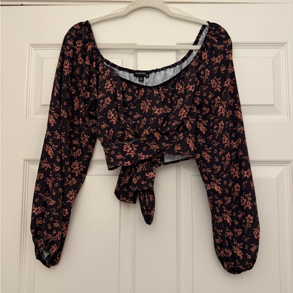 Originality Cropped Tie Back Floral Women’s Shirt Size M